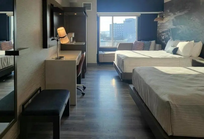 Standard Neljän Hengen Huone, Cambria Hotel Niagara Falls