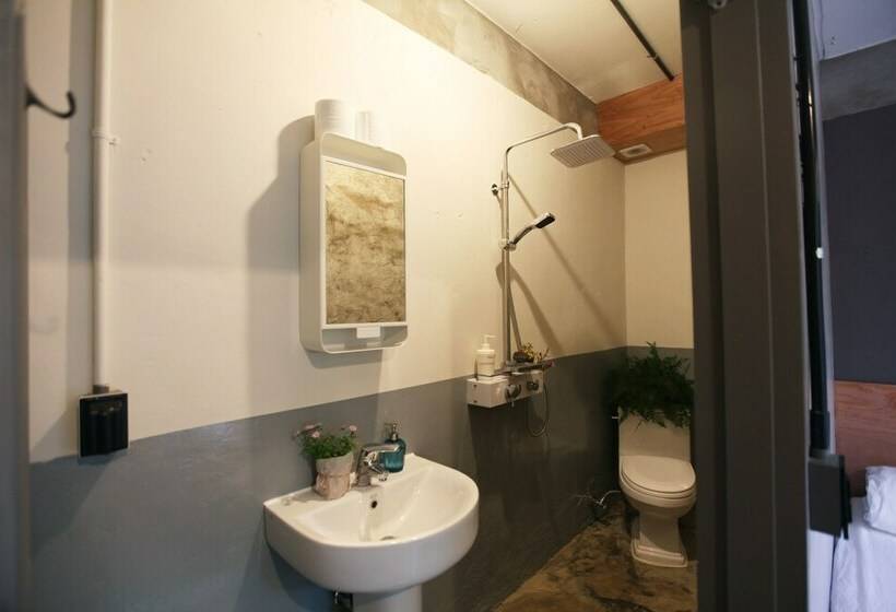 Люкс Вид на Сад, Hongdae Guesthouse Pajamaparty   Hostel