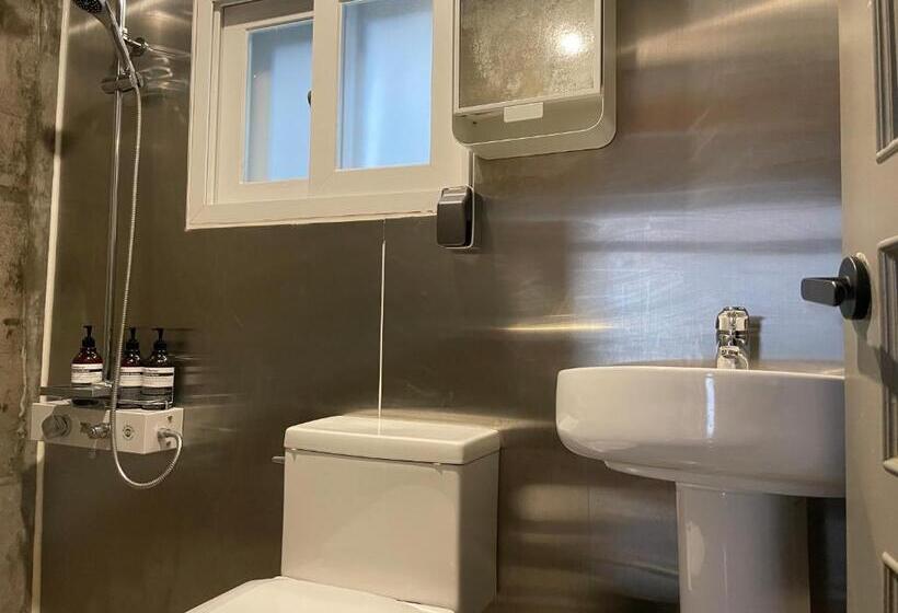 Люкс Вид на Сад, Hongdae Guesthouse Pajamaparty   Hostel