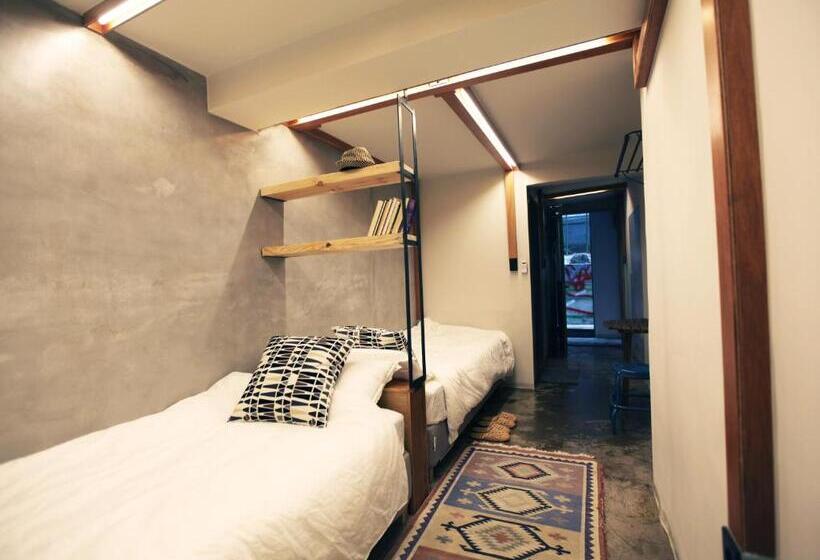 Люкс Вид на Сад, Hongdae Guesthouse Pajamaparty   Hostel