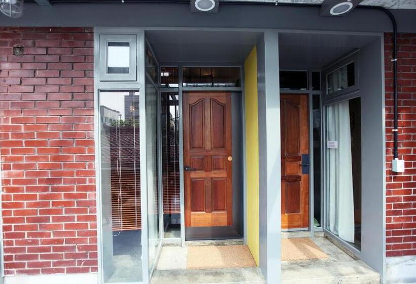 Студия Стандарт, Hongdae Guesthouse Pajamaparty   Hostel