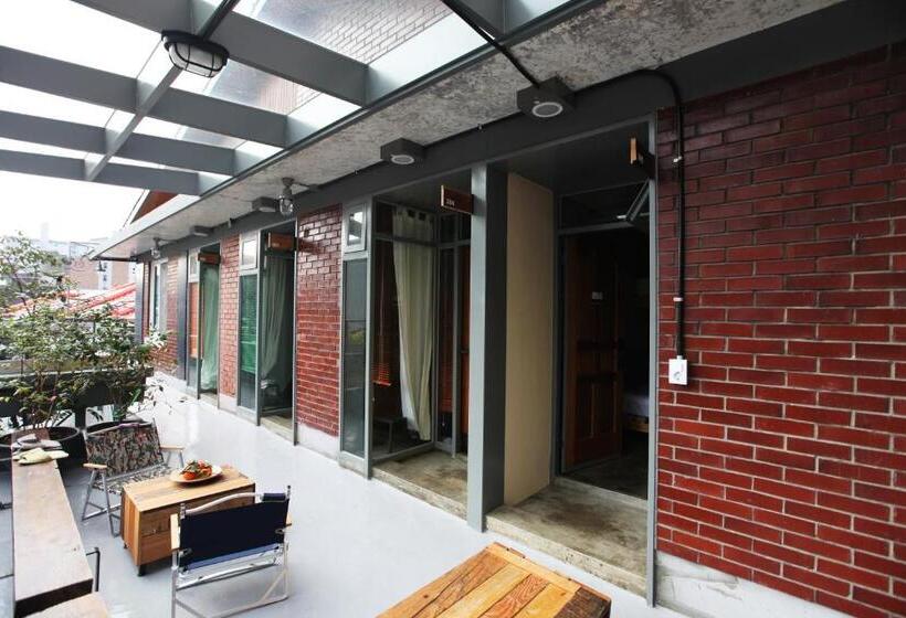 Номер Стандарт с Террасой, Hongdae Guesthouse Pajamaparty   Hostel