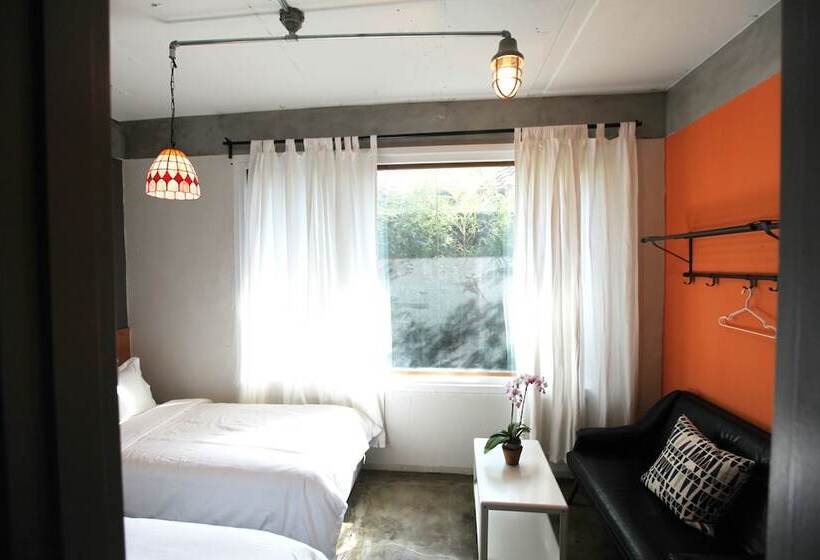 Люкс Вид на Сад, Hongdae Guesthouse Pajamaparty   Hostel