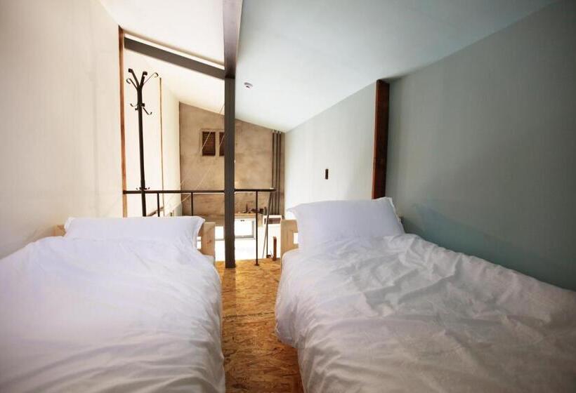 Студия Стандарт, Hongdae Guesthouse Pajamaparty   Hostel