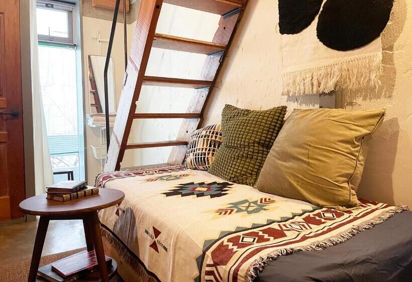 Студия Стандарт, Hongdae Guesthouse Pajamaparty   Hostel