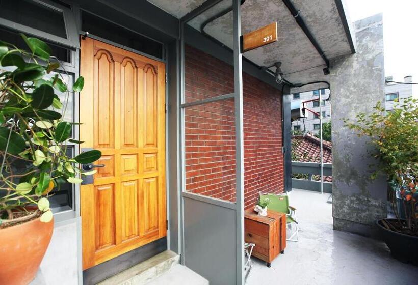 Студия Стандарт, Hongdae Guesthouse Pajamaparty   Hostel