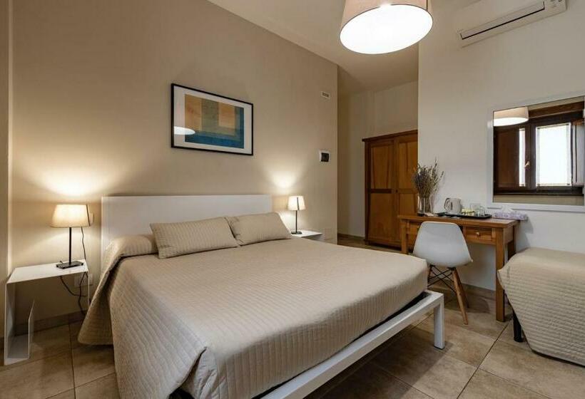 اتاق استاندارد سه نفره, Assisium Agriturismo