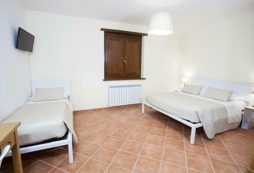 Номер Стандарт Трехместный, Assisium Agriturismo