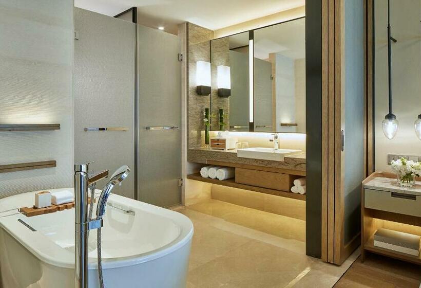 キングサイズベッドのデラックスルーム, Hangzhou Marriott Hotel Qianjiang