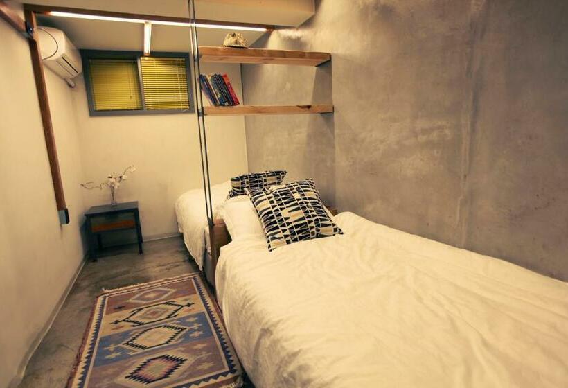 Люкс Вид на Сад, Hongdae Guesthouse Pajamaparty   Hostel