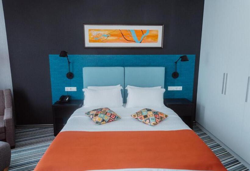 اتاق لوکس سه تخته, Aparthotel Tangerine