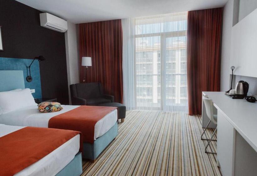 اتاق لوکس سه تخته, Aparthotel Tangerine