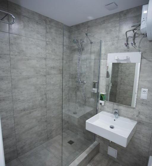 اتاق لوکس سه تخته, Aparthotel Tangerine