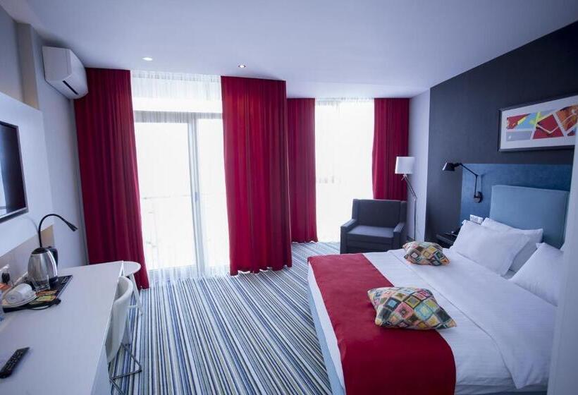 اتاق سه نفره دلوکس با چشم‌انداز دریا, Aparthotel Tangerine