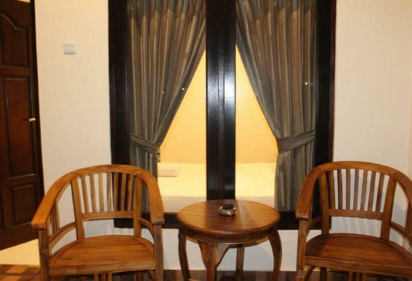 Номер Стандарт с Балконом, Chillin Kuta Homestay