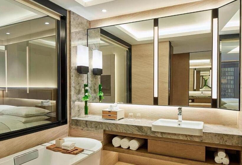 Premium room with river view, Hangzhou Marriott Hotel Qianjiang