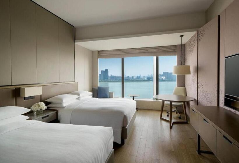 Premium room with river view, Hangzhou Marriott Hotel Qianjiang