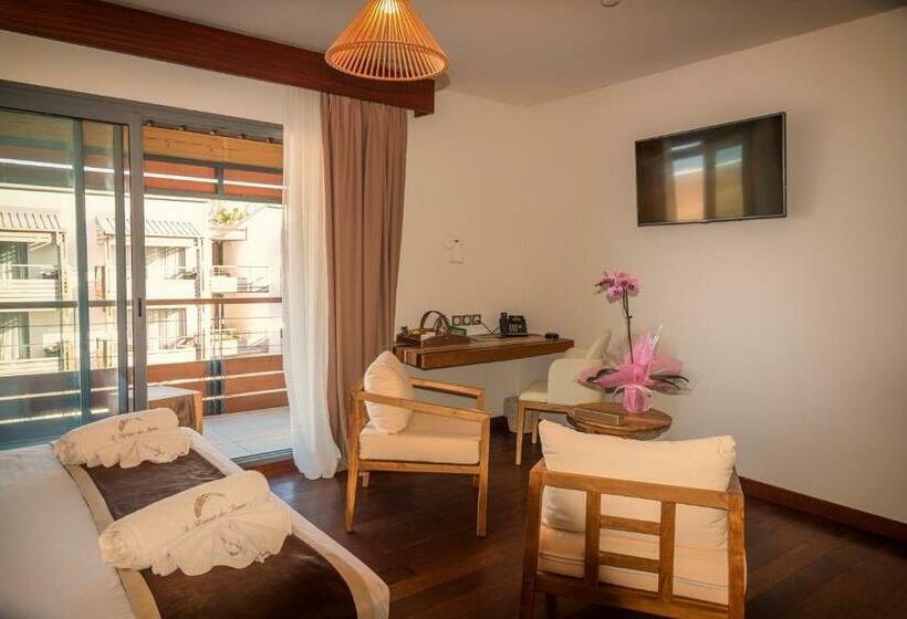 Cameră Deluxe, Le Battant Des Lames