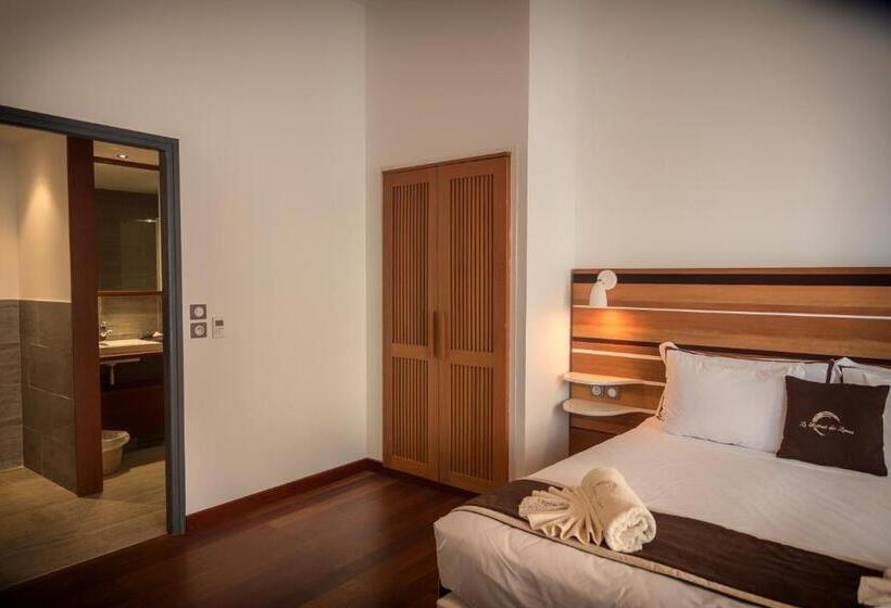 Cameră Triplă Deluxe, Le Battant Des Lames