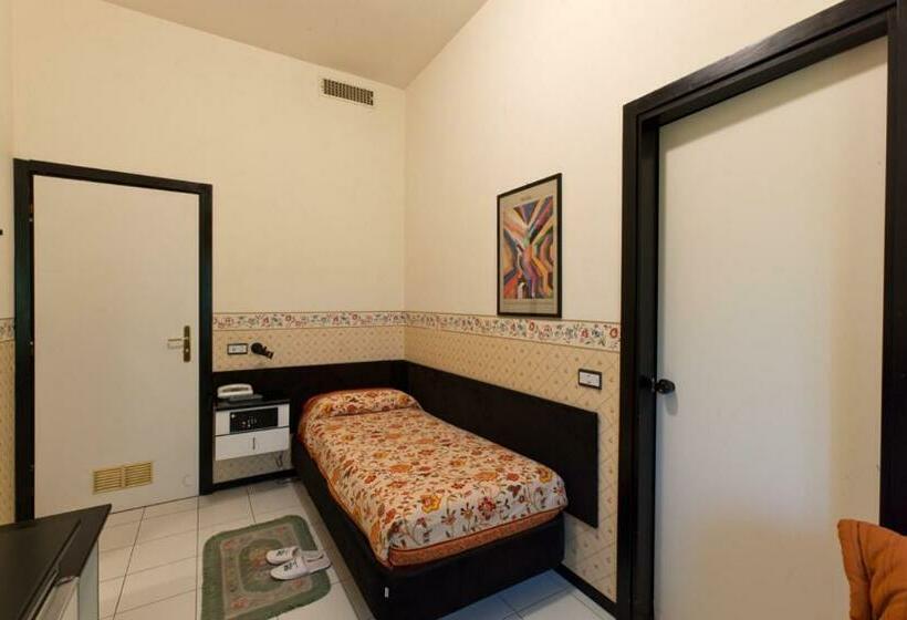 חדר סטנדרט יחיד, Letizia