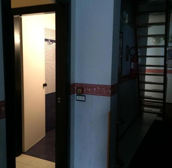 חדר סטנדרט, Letizia