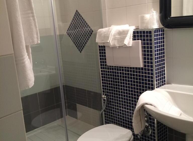 חדר סטנדרט, Letizia