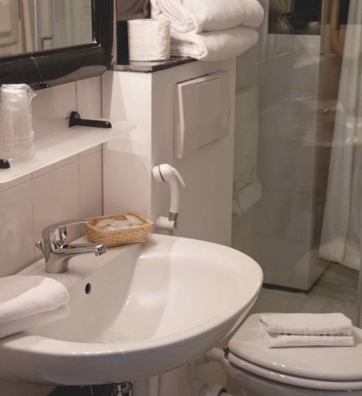 חדר סטנדרט, Letizia