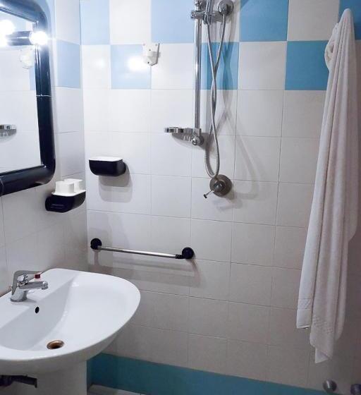 חדר אקונומי יחיד, Letizia