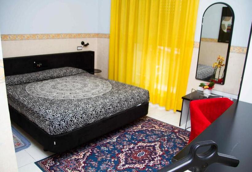 חדר סטנדרט, Letizia