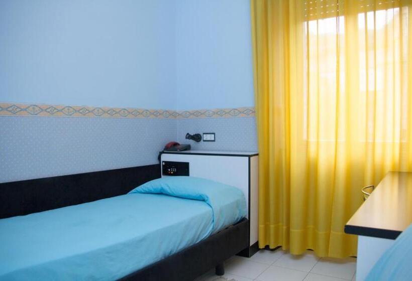 חיבור הדירה עם חדר שינה אחד, Letizia