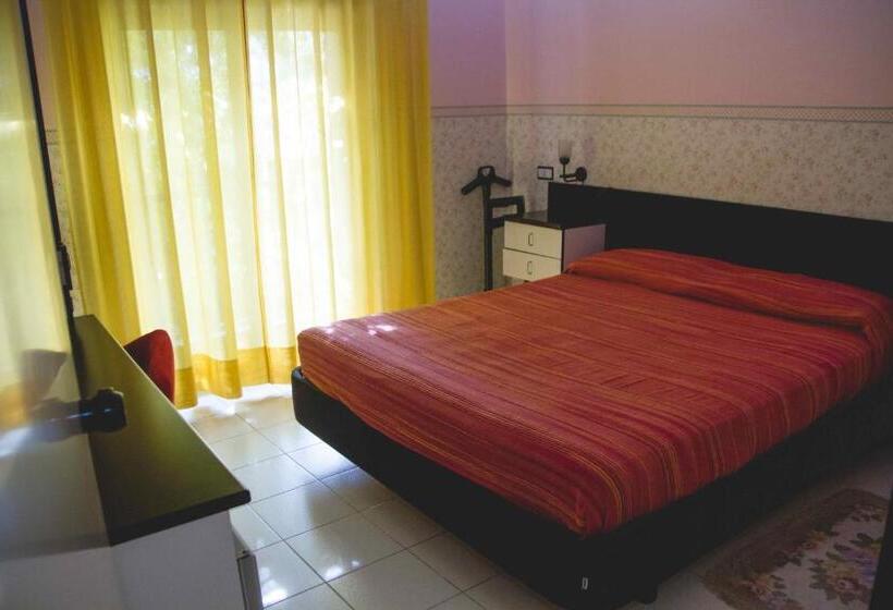 חיבור הדירה עם חדר שינה אחד, Letizia