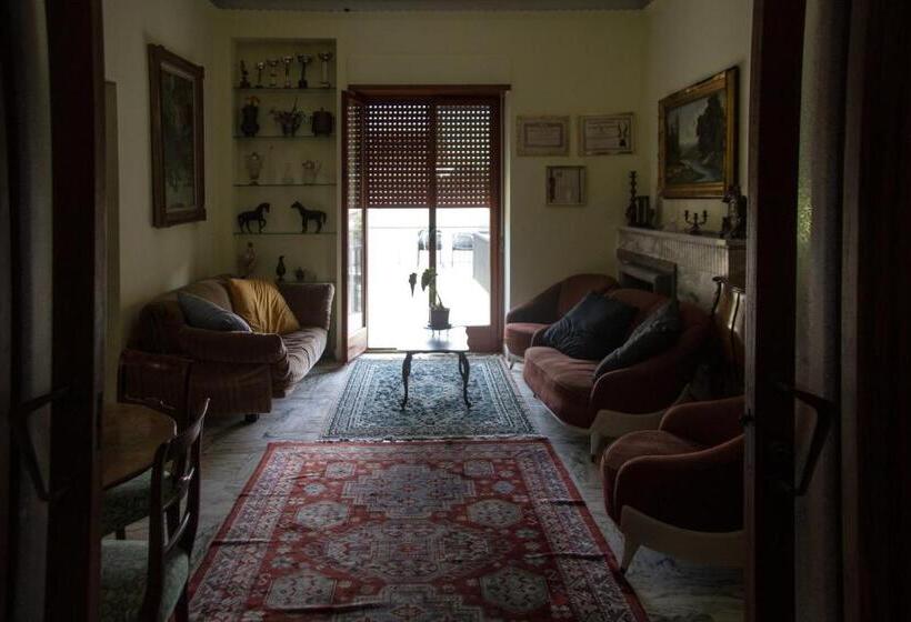 סוויטה דלוקס, Letizia