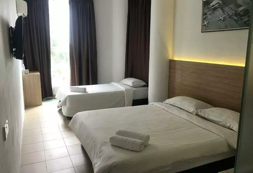 Economy Triple Room, Place2stay   Kenyalang