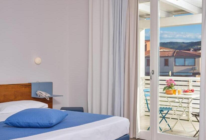 חדר סופריור לשלושה, Felix Hotels   Hotel Residence Porto San Paolo