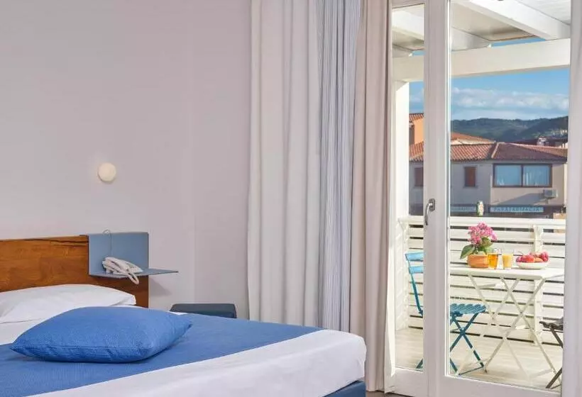 スーペリアトリプルルーム, Felix Hotels   Hotel Residence Porto San Paolo