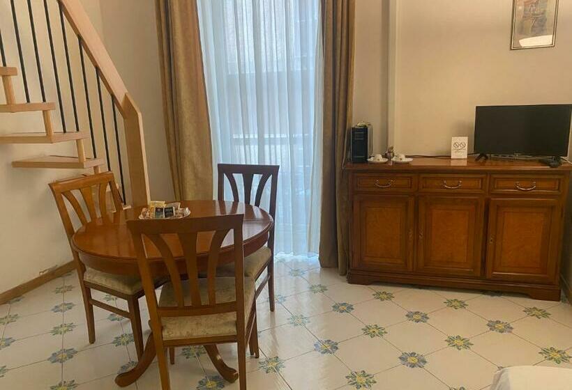 استودیوی استاندارد, Gatto Bianco Le Dimore