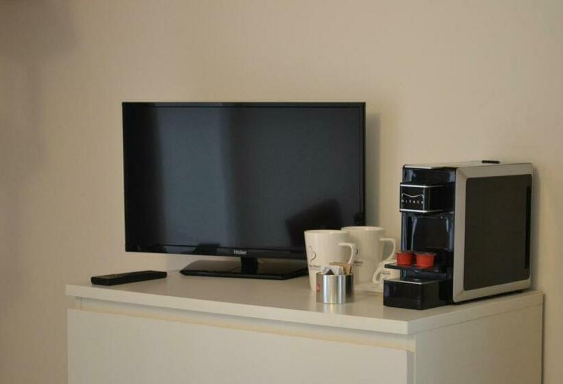 استودیوی استاندارد, Gatto Bianco Le Dimore