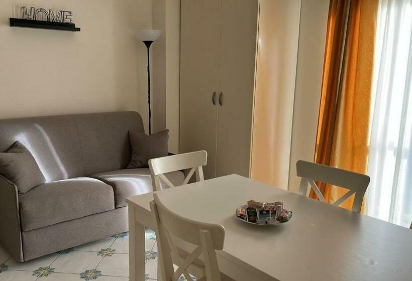 استودیوی استاندارد, Gatto Bianco Le Dimore