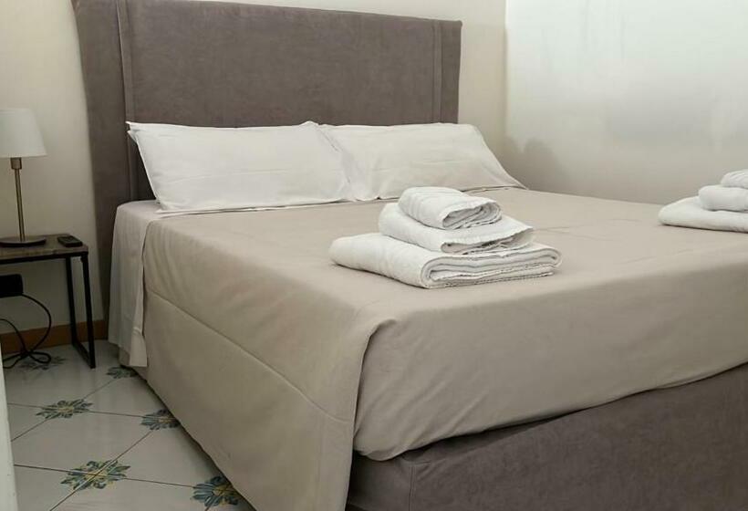 استودیوی استاندارد, Gatto Bianco Le Dimore