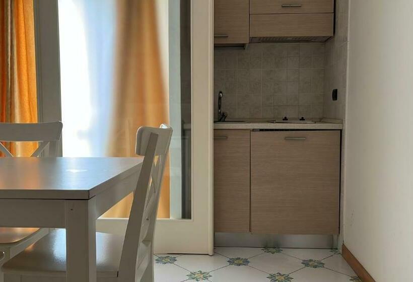 استودیوی استاندارد, Gatto Bianco Le Dimore