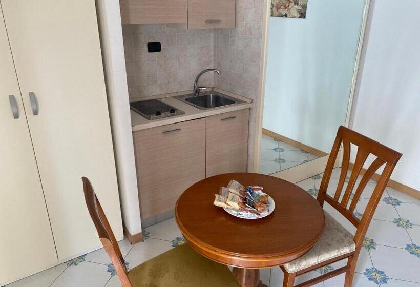 استودیوی استاندارد, Gatto Bianco Le Dimore