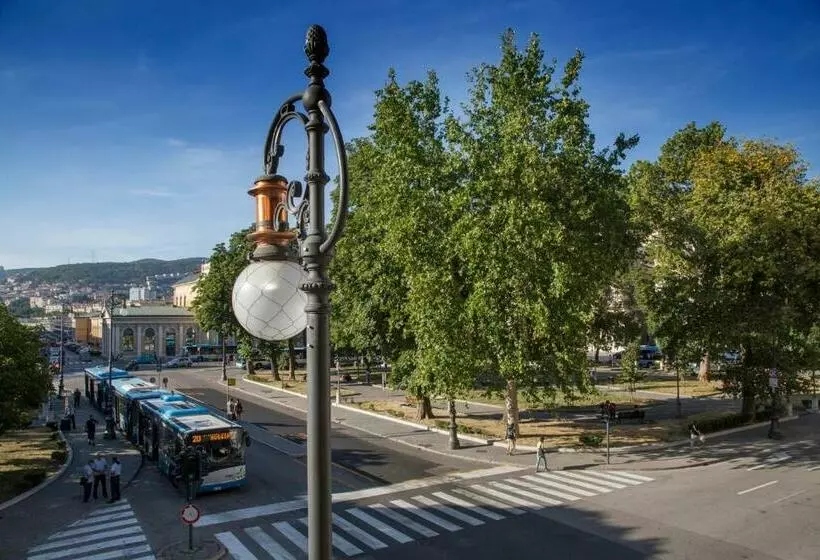 سوییت لوکس, Le Saline Guest House