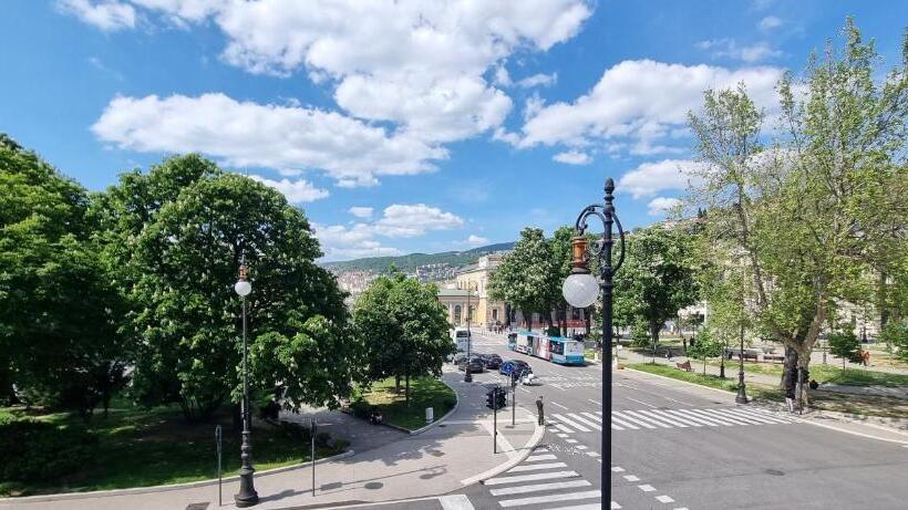 سوئیت با تخت بزرگ, Le Saline Luxury Guest House