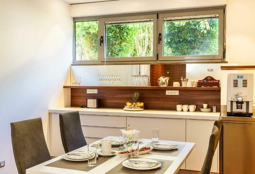 스탠다드 룸 풀장 전망, Oasis Life