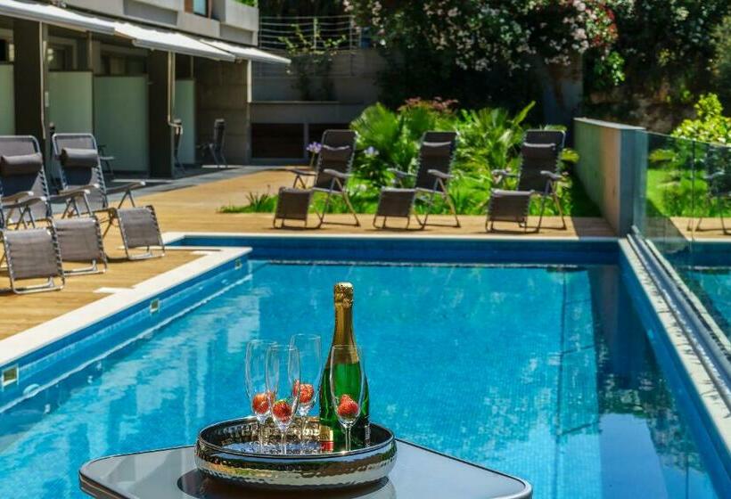 스탠다드 룸 풀장 전망, Oasis Life