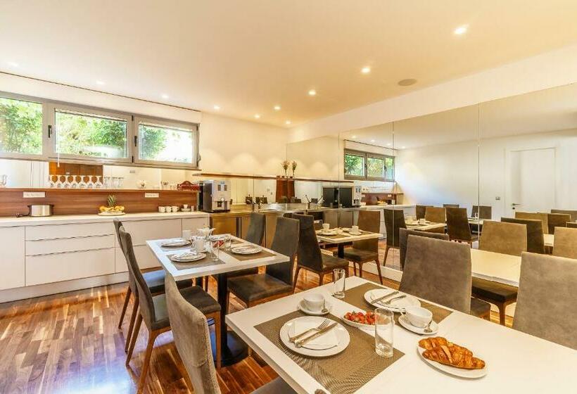 디럭스 주니어 스위트, Oasis Life