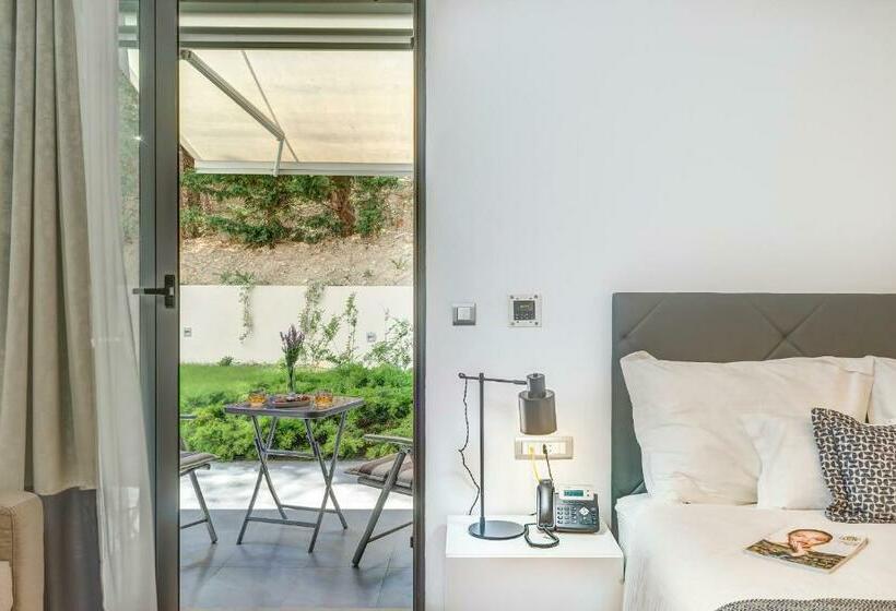 디럭스 주니어 스위트, Oasis Life