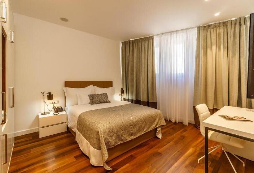 이코노미 룸, Oasis Life