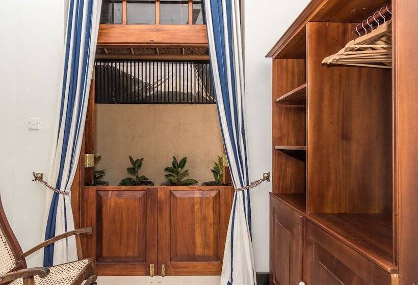 标准间, The Entrance Galle Fort