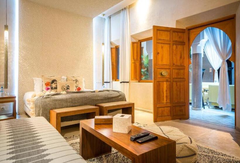 سوییت, Riad Houma